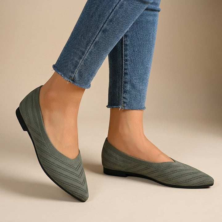 Elianthe — Breathable Knit Loafers With Elegant Slip-On Chain Detail Design
