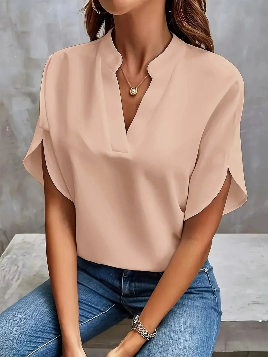 Ottoline — Lightweight Viscose Blouse With Tailored V-Neck Summer Design