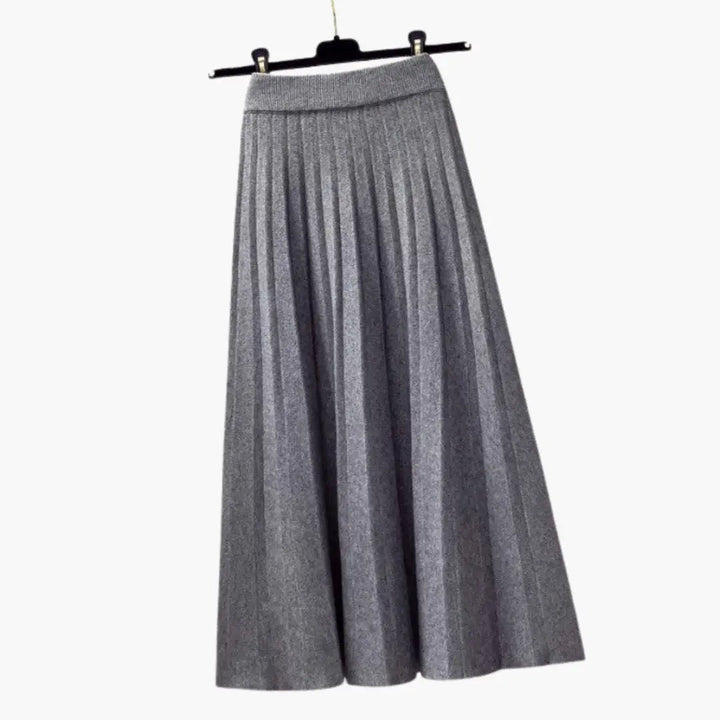 Wynter — Ribbed Knit Pleated Maxi Skirt With Flowing Ankle-Length Elegant Texture