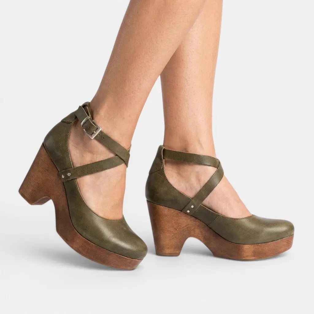 Solidfoot — Leather Flat Sandals With Elegant Orthopedic Supportive Comfort Design