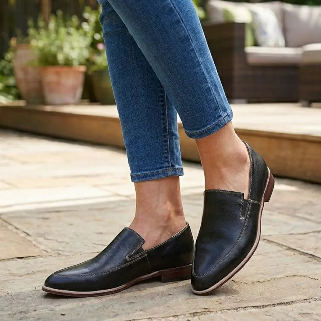 Softblack — Soft Leather Loafers With Elegant Black Slip-On Design